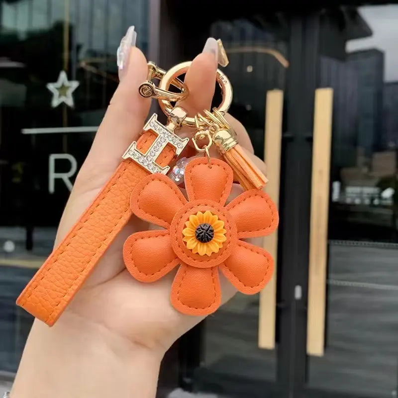 Luxury Sunflower Tassel Leather Keychain – Stylish Car Key Ring & Bag Charm
